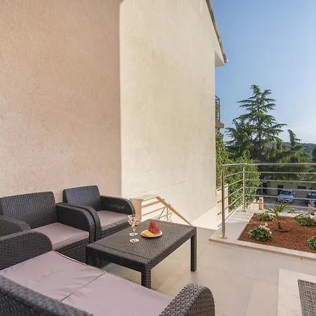 Apartment Green Palm