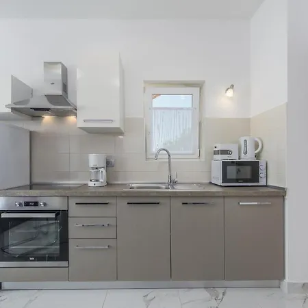 Green Palm Apartment