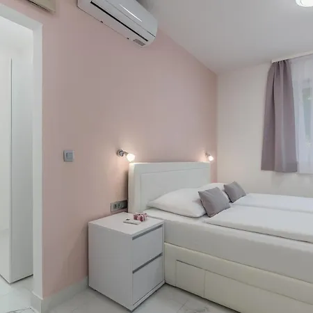 Green Palm Apartment *