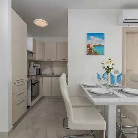 Green Palm Apartment *